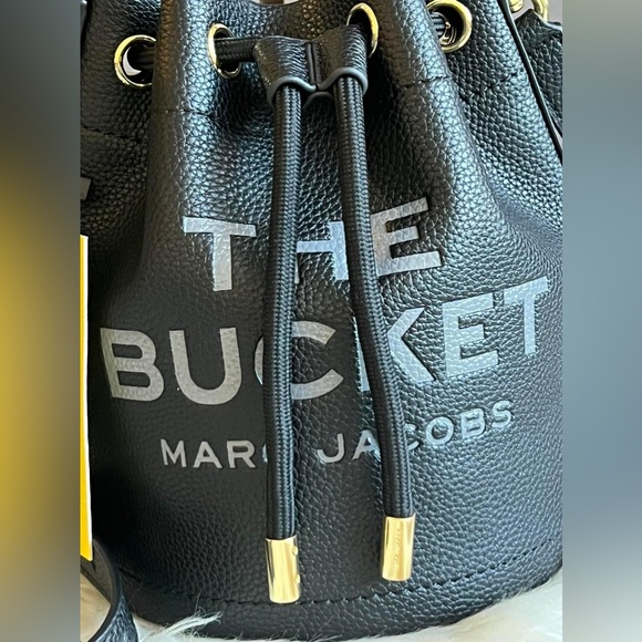 Marc Jacobs The Leather Bucket Bag - Picture 4 of 16